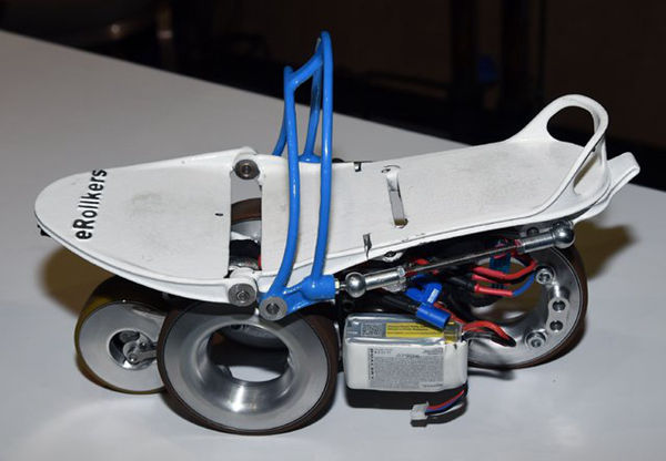 法国<a href='http://fanben.1330.cn/gszc/' target='_blank'><u>公司</u></a><a href='http://www.1330.cn/web/' target='_blank'><u>设计</u></a>新代步<a href='http://www.1330.cn/call/' target='_blank'><u>智能</u></a>个人交通工具—Rollkers 健康环保速度快--阿里百秀